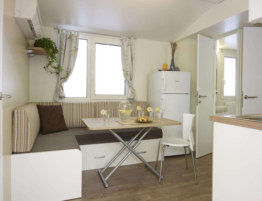 Mobile Homes Adria Ankaran Pokoj fotografie
